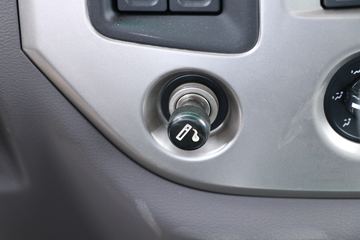 �ִ����ó� ��ͼ200 88���� 4X2 3.7�׵�����ʽ�ῨͼƬ