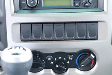 �ִ����ó� ��ͼ200 88���� 4X2 3.7�׵�����ʽ�ῨͼƬ