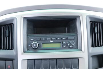 �ִ����ó� ��ͼ200 88���� 4X2 3.7�׵�����ʽ�ῨͼƬ