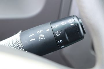 �ִ����ó� ��ͼ200 88���� 4X2 3.7�׵�����ʽ�ῨͼƬ