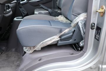 �ִ����ó� ��ͼ200 88���� 4X2 3.7�׵�����ʽ�ῨͼƬ