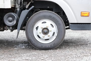 �ִ����ó� ��ͼ200 88���� 4X2 3.7�׵�����ʽ�ῨͼƬ