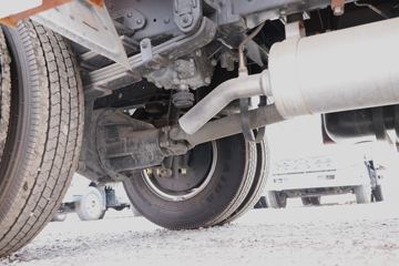 �ִ����ó� ��ͼ200 88���� 4X2 3.7�׵�����ʽ�ῨͼƬ