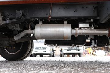 �ִ����ó� ��ͼ200 88���� 4X2 3.7�׵�����ʽ�ῨͼƬ