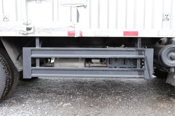 �ִ����ó� ��ͼ200 88���� 4X2 3.7�׵�����ʽ�ῨͼƬ