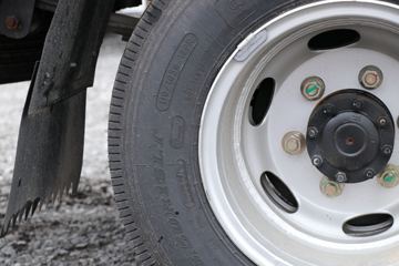 �ִ����ó� ��ͼ200 88���� 4X2 3.7�׵�����ʽ�ῨͼƬ