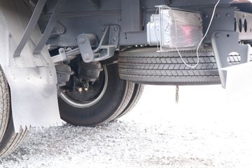 �ִ����ó� ��ͼ200 88���� 4X2 3.7�׵�����ʽ�ῨͼƬ