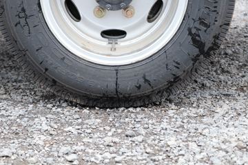 �ִ����ó� ��ͼ200 88���� 4X2 3.7�׵�����ʽ�ῨͼƬ