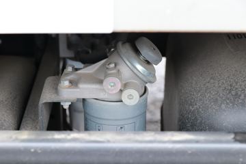 �ִ����ó� ��ͼ200 88���� 4X2 3.7�׵�����ʽ�ῨͼƬ