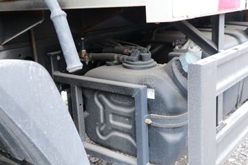 �ִ����ó� ��ͼ200 88���� 4X2 3.7�׵�����ʽ�ῨͼƬ