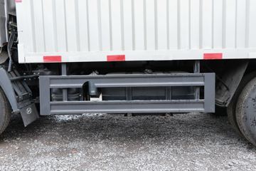 �ִ����ó� ��ͼ200 88���� 4X2 3.7�׵�����ʽ�ῨͼƬ