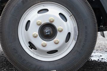 �ִ����ó� ��ͼ200 88���� 4X2 3.7�׵�����ʽ�ῨͼƬ