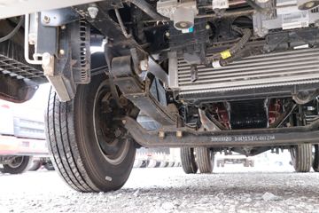 �ִ����ó� ��ͼ200 88���� 4X2 3.7�׵�����ʽ�ῨͼƬ