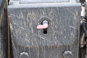 �й����� HOWO TH7�ؿ� 460���� 6X4 AMT�Զ���ǣ����(����)(Ϋ��)(ZZ4257V324HF1B)ͼƬ