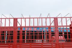 东风新疆 畅行D3V 260马力 4X2 6.7米仓栅式载货车(高顶)(法士特9挡)(国六)(DFV5183CCYGP6D2)