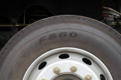 中国重汽 豪沃N5G中卡 290马力 6X2 9.6米栏板载货车(国六)(ZZ1257N56CJF1)