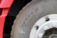 上汽红岩 杰狮C6重卡 440马力 6X4 LNG 挡牵引(速比3.7)(国六)(CQ4257HD12384T)