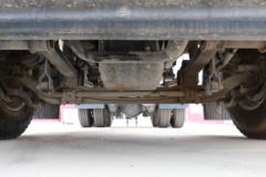 上汽红岩 杰狮C6重卡 440马力 6X4 LNG 挡牵引(速比3.7)(国六)(CQ4257HD12384T)