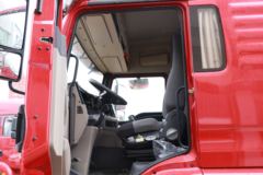 陕汽重卡 德龙M3000S 轻量化版 350马力 6X2 7.9米仓栅式载货车(国六)(SX5259CCYMB549F1)
