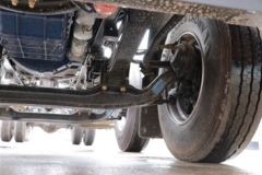 陕汽重卡 德龙M3000S 轻量化版 350马力 6X2 7.9米仓栅式载货车(国六)(SX5259CCYMB549F1)