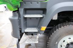 陕汽重卡 德龙X5000 430马力 8X4 5.8米自卸车(国六)