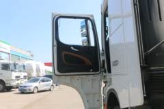 陕汽重卡 德龙X6000 490马力 6X4 牵引车(SX4259GD4Q1) 陕汽重卡 德龙X6000 490马力 6X4 牵引车(SX4259GD4Q1)