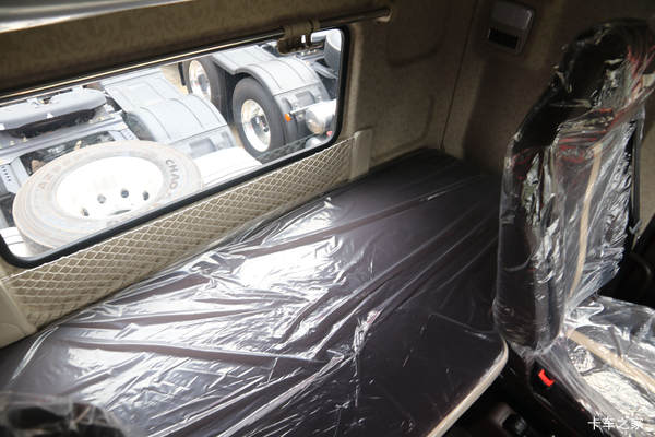 乘龙H7国六牵引车焦作市火热促销中！