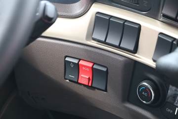 �������� ����H7�ؿ� 600���� 6X4 AMT�Զ���ǣ����(����)ͼƬ