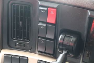 �������� ����H7�ؿ� 600���� 6X4 AMT�Զ���ǣ����(����)ͼƬ