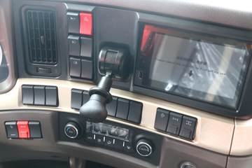 �������� ����H7�ؿ� 600���� 6X4 AMT�Զ���ǣ����(����)ͼƬ