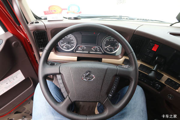 乘龙H7国六牵引车焦作市火热促销中！