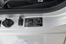 欧航R系 冷藏车驾驶室图片