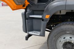 陕汽重卡 德龙M3000S 城建标准版 400马力 8X4 6.8米自卸车(国六)