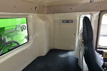 �й����� HOWO TX�ؿ� 440���� 8X4 6.5����ж��(����)(ZZ3317V326GF1)ͼƬ