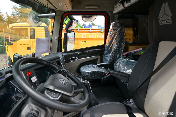 HOWO Max牵引车限时促销中 优惠3.79万