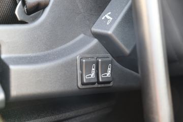 һ����� J6P ��ֵ�� 460���� 6X4ǣ����(����)(CA4250P66K25T1E6)ͼƬ