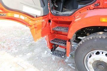 һ����� J6P ��ֵ�� 460���� 6X4ǣ����(����)(CA4250P66K25T1E6)ͼƬ