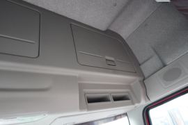 解放J6L&nbsp;牵引车驾驶室                                               图片