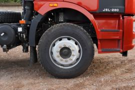 解放J6L&nbsp;牵引车底盘                                                图片