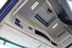 福田 欧曼EST 440马力 8X4 9.53米栏板载货车(BJ1319Y6GRL-01)