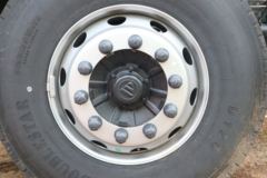 福田 欧曼GTL 质享版 440马力 8X4 9.53米栏板载货车(国六)(BJ1319Y6GRL-01)