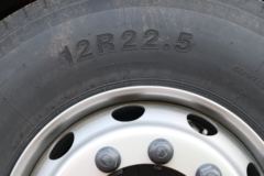 福田 欧曼GTL 质享版 440马力 8X4 9.53米栏板载货车(国六)(BJ1319Y6GRL-01)
