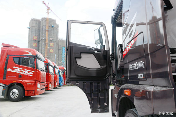 内蒙古名驰解放JH6,480马力车辆12月优惠,请卡友到店看车