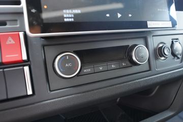 һ����� J6L�п� ������ 260���� 4X2 6.75�ײ�դʽ�ػ���(����)(CA5180CCYP62K1L4A2E6)ͼƬ