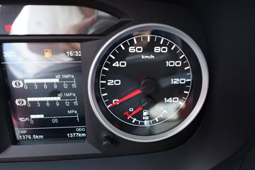 һ����� J6L�п� ������ 260���� 4X2 6.75�ײ�դʽ�ػ���(����)(CA5180CCYP62K1L4A2E6)ͼƬ