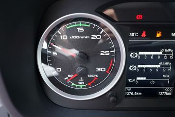 һ����� J6L�п� ������ 260���� 4X2 6.75�ײ�դʽ�ػ���(����)(CA5180CCYP62K1L4A2E6)ͼƬ