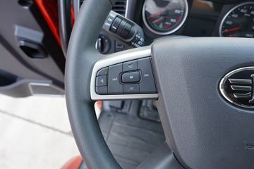 һ����� J6L�п� ������ 260���� 4X2 6.75�ײ�դʽ�ػ���(����)(CA5180CCYP62K1L4A2E6)ͼƬ