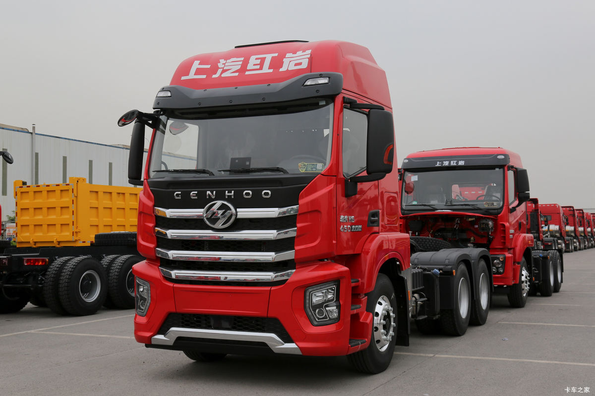 上汽红岩 杰虎H6 标载节能版 440马力 6X4 LNG牵引车(国六)