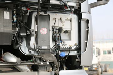 �������� ��ʨH6 25T 6X4 ����ʽ���綯ǣ���� 282kWhͼƬ