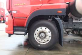 斯太尔D7M&nbsp;牵引车外观                                                图片